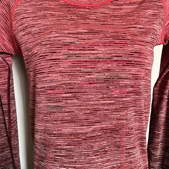 Lululemon Swiftly long sleeve - Picture 2 of 3